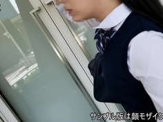 【援助交際】私立国際コースの女学生と待ち合わせ。ブランド品を買い漁る奔放な美少女を生チンコで説教!!