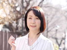 初撮り五十路妻ドキュメント　和泉亮子