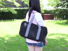 身長148cmEカップ、ほんわか美少女です。