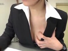 ド淫乱な美人弁護士がゆっくりとした足コキでザーメンを搾り取りｗ