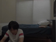 「やっと私で勃起してくれた…私だってこんなに興奮しているんだよ」と糸を引くほどビショ濡れのアソコを触らせてきた幼馴染に我慢できず…。