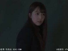 三上悠亜 やめなさいってばぁっ！！美人教師が不良たちの恨みをかって教室で囲まれ巨乳ボディ...