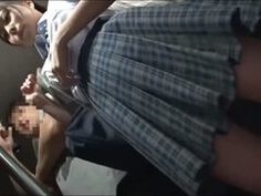 華奢なのにおっぱい発育良すぎ！満員バスで背後から襲われた女子校生！