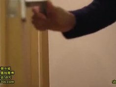 「ちょ‥駄目‥」親友の彼氏に強引に迫られてしまうスタイル抜群美女