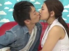 巨乳で既婚！素人ＯＬさんが童貞男子大生をご奉仕ファックで筆おろし！