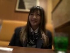 清楚っぽいのに超淫乱！円光でお金と快楽を貪る１８歳制服美少女