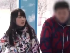 「中は駄目なのに…」幼馴染と卒業旅行中の激かわ美少女、つるまんに無許可で中出しされて泣き...