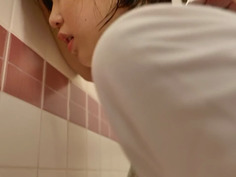 嵐の夜に大嫌いな担任教師とまさかの校内2人きり帰宅難民… 濡れ透け女子生徒は担任オヤジのキモいセクハラ愛撫に感じてしまいそのまま朝までハメられイカされまくった 児玉れな