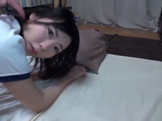 むちむちデカ尻 神ブルマ 涼花くるみ ロリ美少女やぽっちゃり娘にピチピチブルマ＆体操着を着せ、ハミパン、ムレムレワレメを毛穴まで見えるほどの超ドアップ接写！さらに尻コキ、着衣お漏らし放尿やブルマぶっかけ等ブルマ好きに送る完全着衣フェチAV