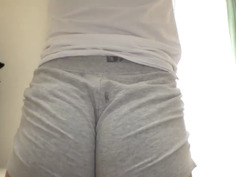 両親が旅行で不在の3日間、僕のことが大大大好き過ぎるお姉ちゃんのデカ尻誘惑に負けて何度も中出しした 向井藍