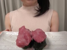 GEKI-055 母乳・汗・潮・唾液・マン汁・おしっこ！身体すべての穴から出る体液を料理に活かし男に食べさせながら自ら搾り出す大量母乳ぶっかけSEXをする世界で唯一のママさん母乳料理研究家 のぞみさん（33歳） 羽月希