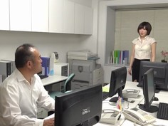 JUY-926 里美ゆりあ電撃専属第2弾！！ 密着セックス ～寂しさを埋め合う中出し社内不倫～